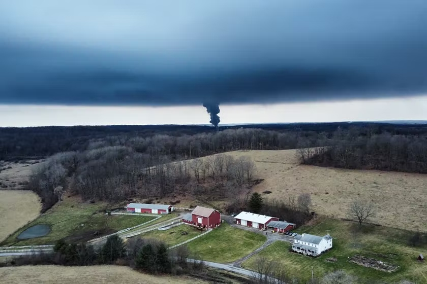 Smoke funnel in East Palestine